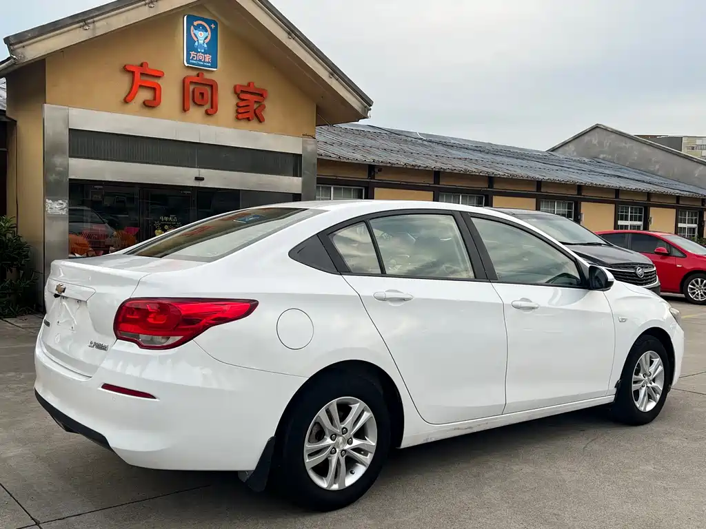 Chevrolet Cavalier 2017 — фото 10