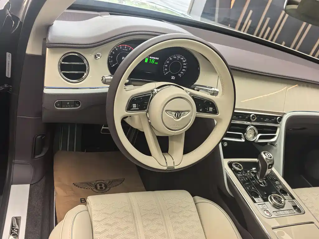 Bentley Flying Spur — фото 6