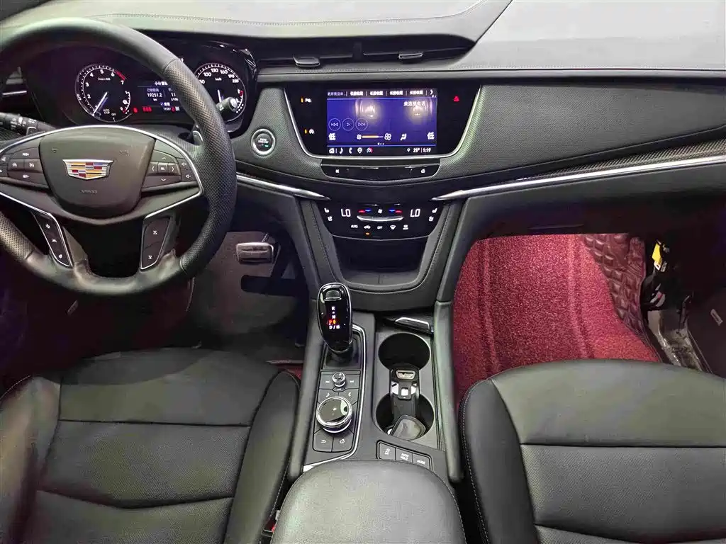 Cadillac XT5 2024 — фото 11