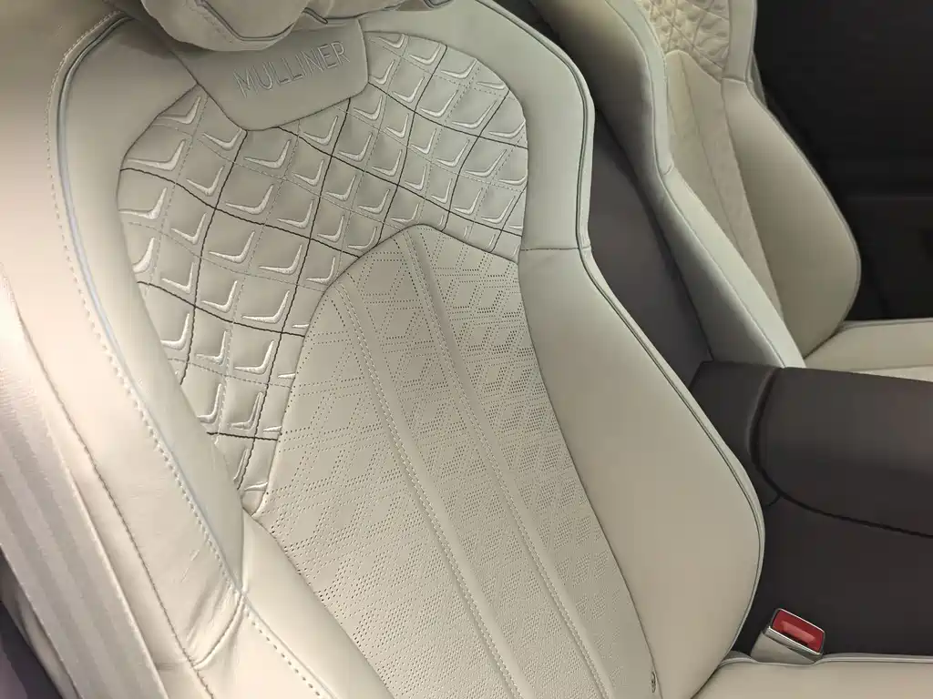 Bentley Flying Spur — фото 12
