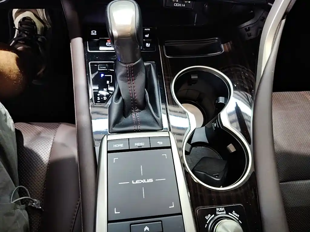 Lexus RX 2020 — фото 14