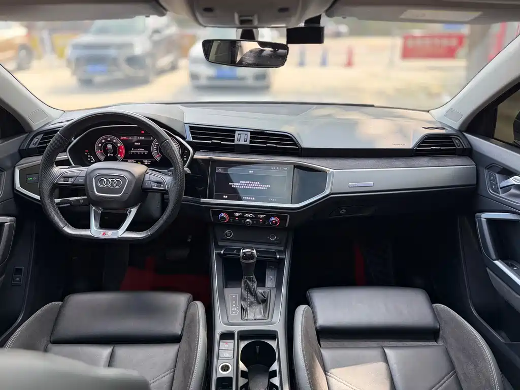 Audi Q3 Sportback 2023 — фото 11