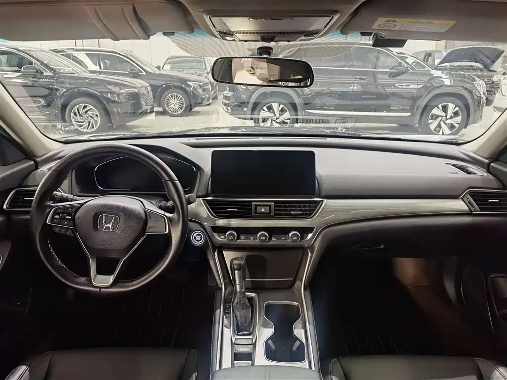 Honda Accord 2022 — фото 13