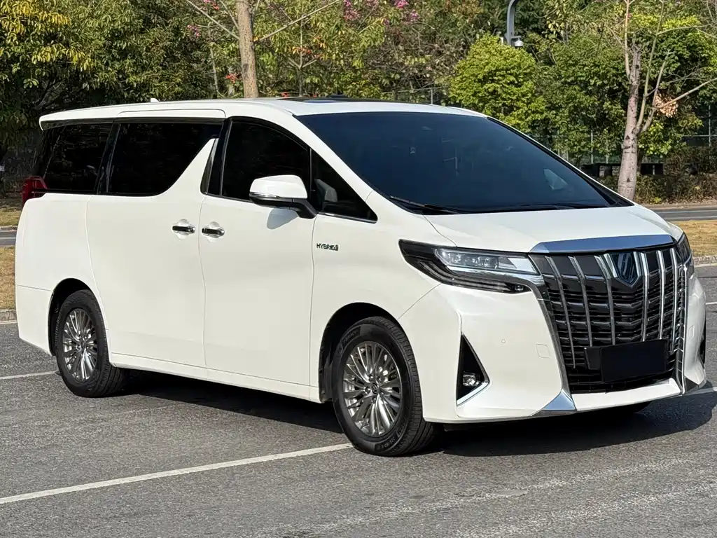 Toyota Alphard 2022 — фото 2