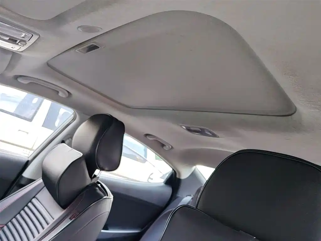 Hyundai Elantra Langdong 2016 — фото 18