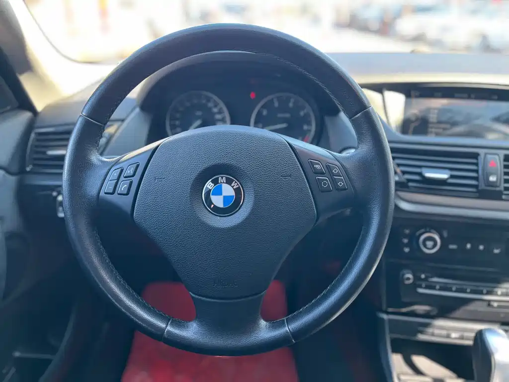 BMW X1 2013 — фото 17