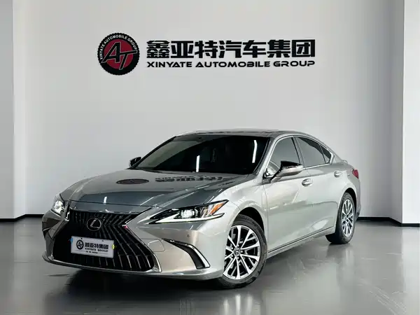 Lexus ES 2022