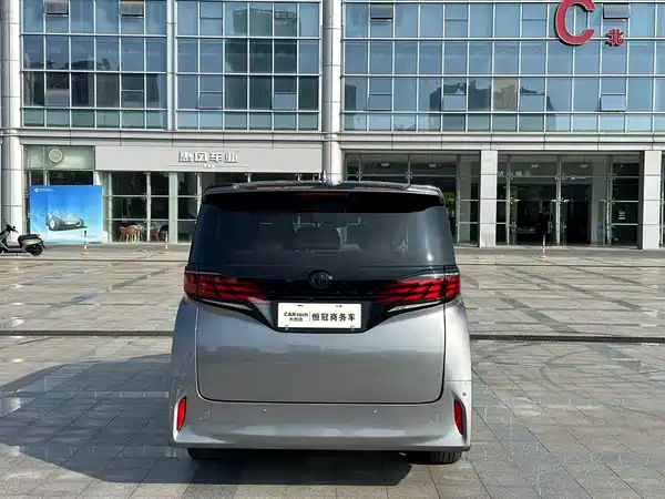 Toyota Alphard 2024