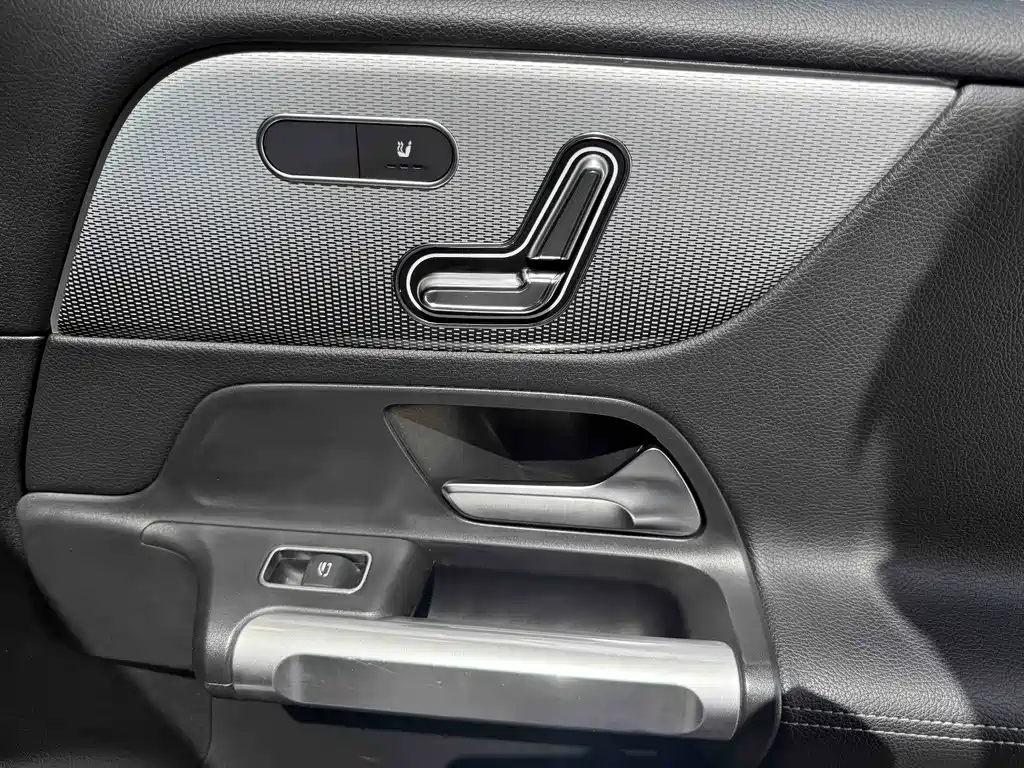 Mercedes-Benz GLB 2021 — фото 10