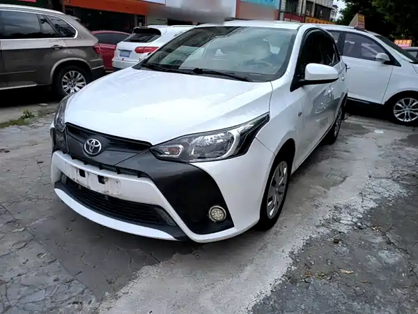 Toyota Yaris L 2021