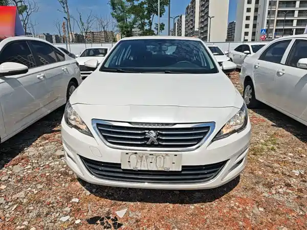 Peugeot 408 2015