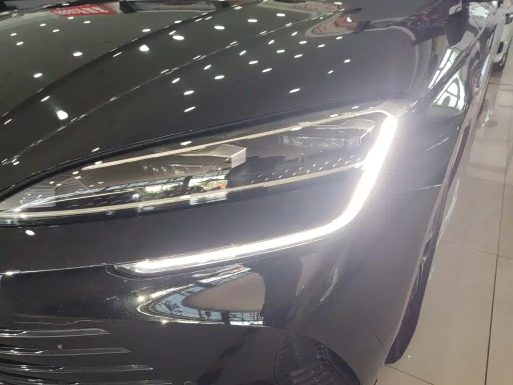BYD Seal 07 DM-i 2025 — фото 24