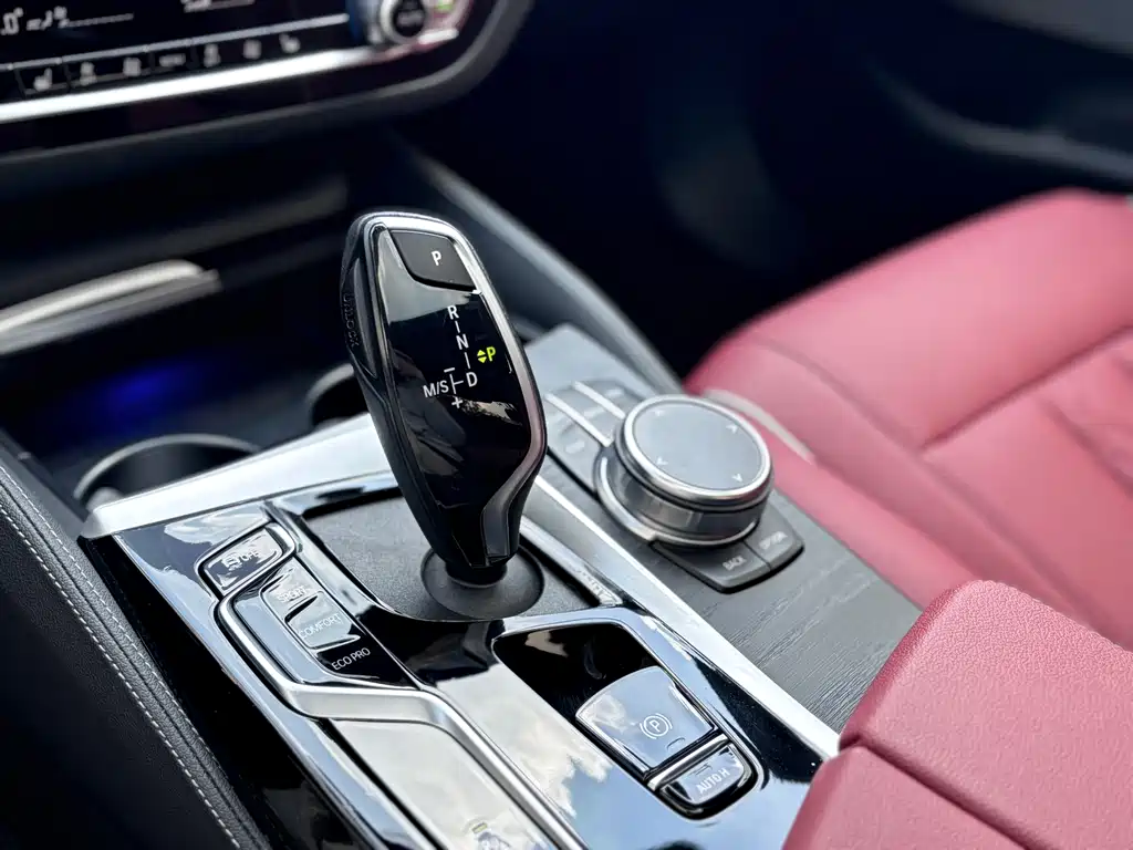 BMW 5 Series 2023 — фото 19