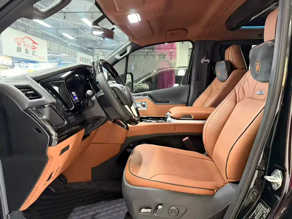 Toyota Alphard 2025 — фото 4