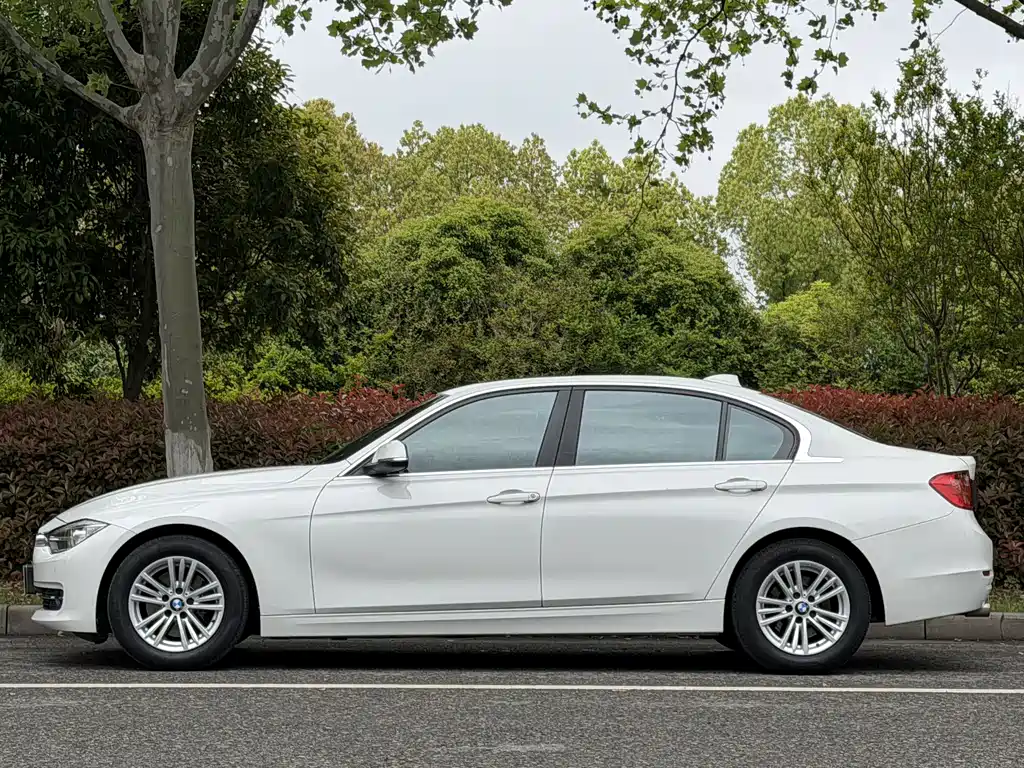 BMW 3 Series 2015 — фото 16