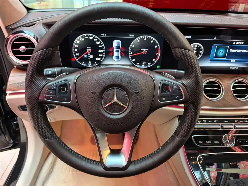 Mercedes-Benz E-Class 2017 — фото 13