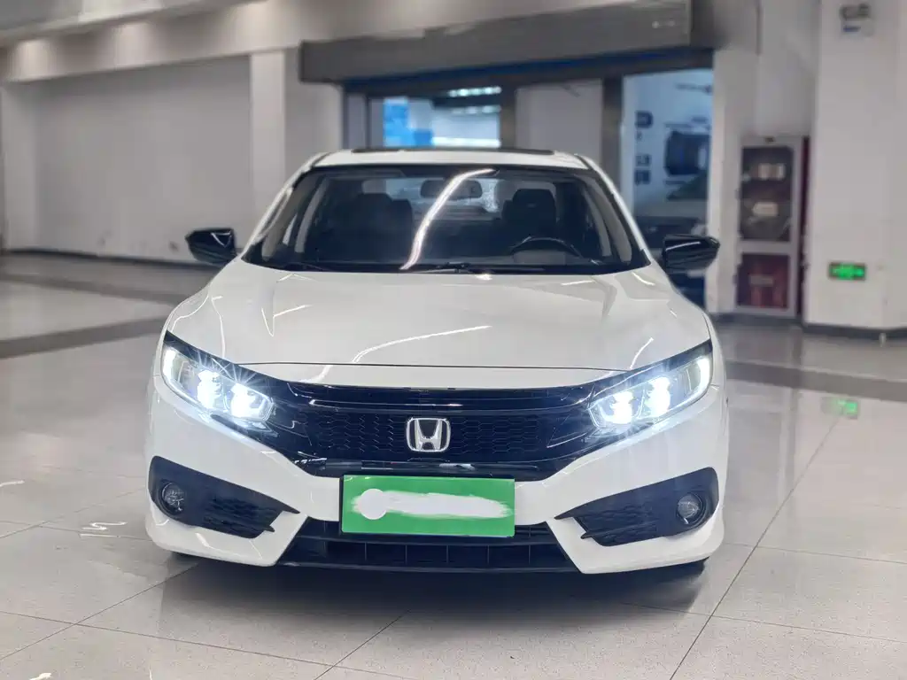 Honda Civic 2018 — фото 2