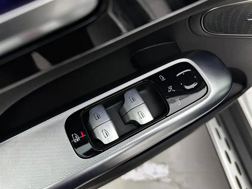 Mercedes-Benz GLC 2023 — фото 25