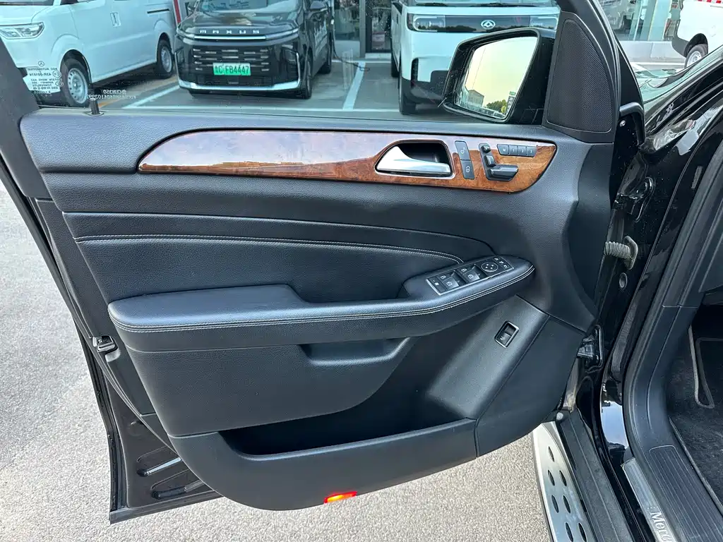 Mercedes-Benz M-Class 2012 — фото 17