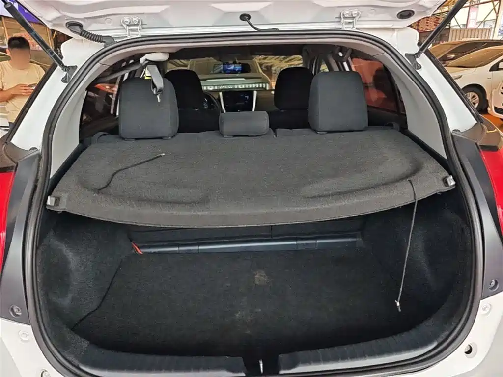 Toyota Yaris L 2018 — фото 19