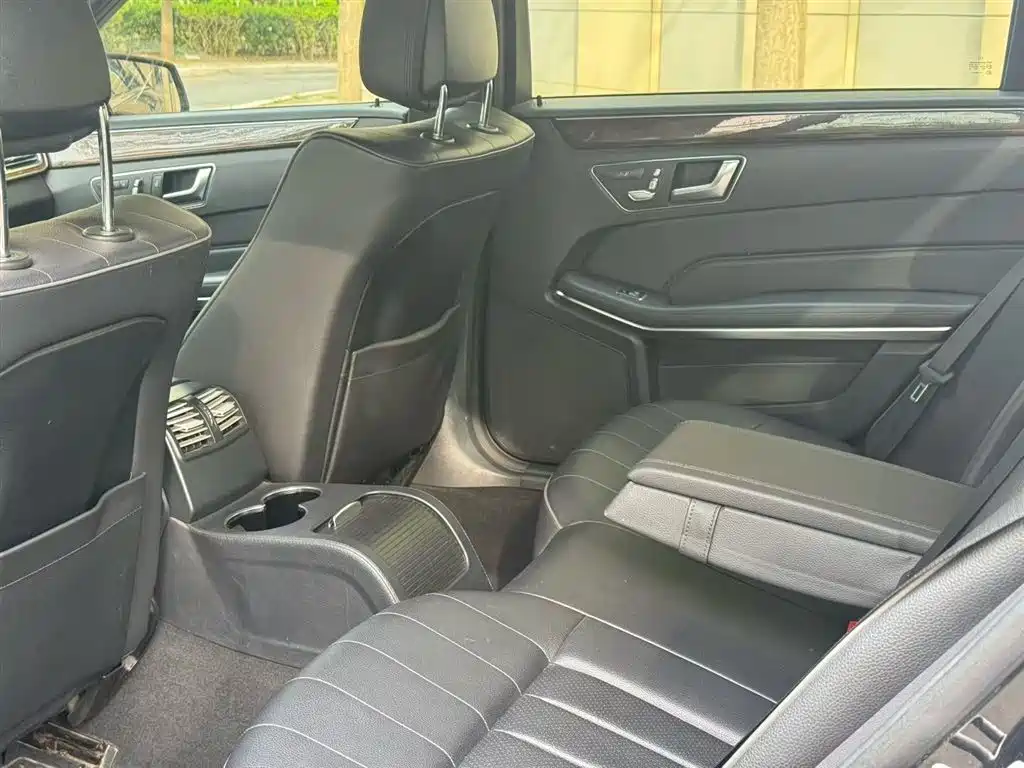 Mercedes-Benz E-Class 2015 — фото 6