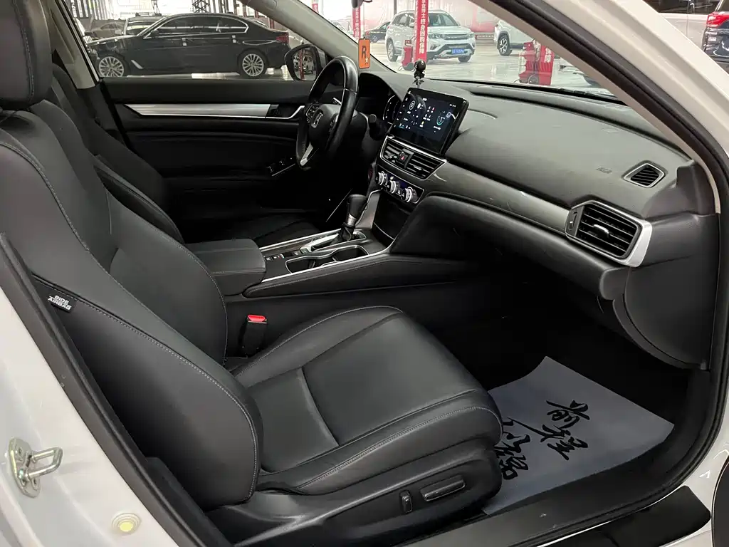 Honda Accord 2023 — фото 11