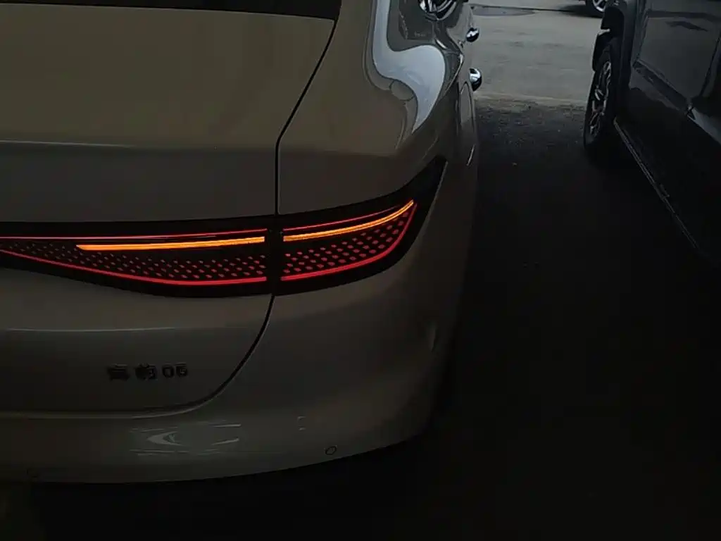 BYD Seal 05 DM-i 2025 — фото 8