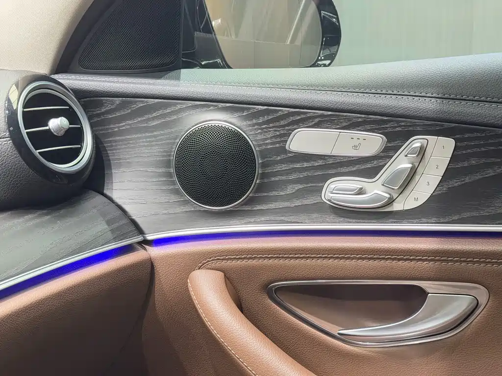 Mercedes-Benz E-Class 2020 — фото 13