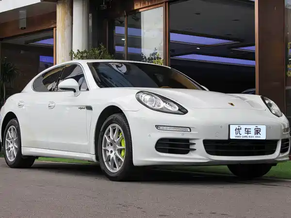 Porsche Panamera New Energy 2015