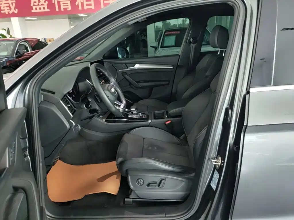 Audi Q5L Sportback 2022 — фото 11