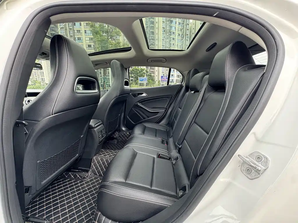 Mercedes-Benz GLA 2016 — фото 12