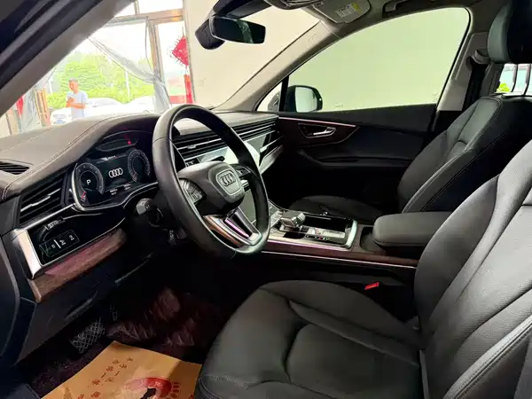 Audi Q7 2024