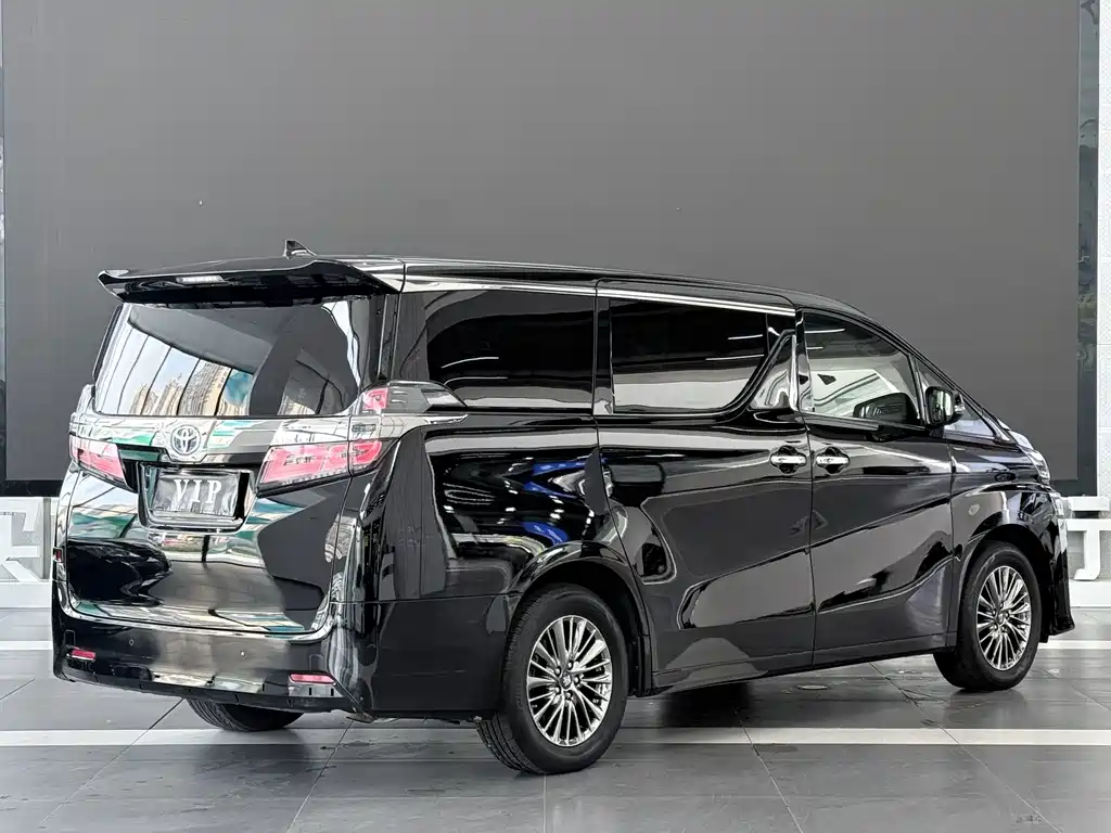 Toyota Vellfire 2022 — фото 4