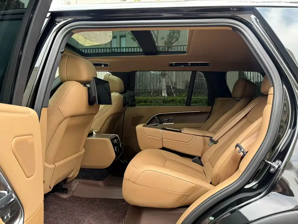 Land Rover Range Rover 2024 — фото 11