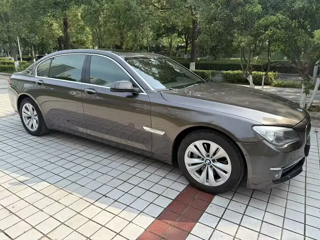BMW 7 Series 2013 — фото 7