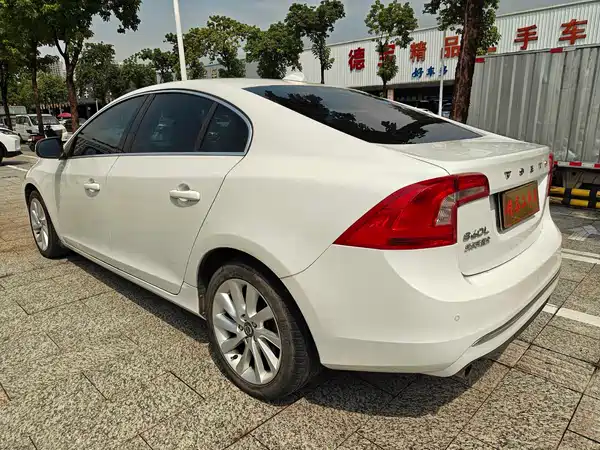 Volvo S60 2015