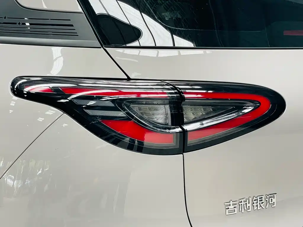 Geely Galaxy Starwish 2026 — фото 11