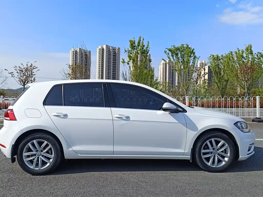 Volkswagen Golf 2018 — фото 4