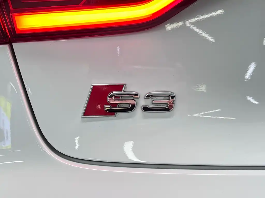 Audi S3 2018 — фото 14
