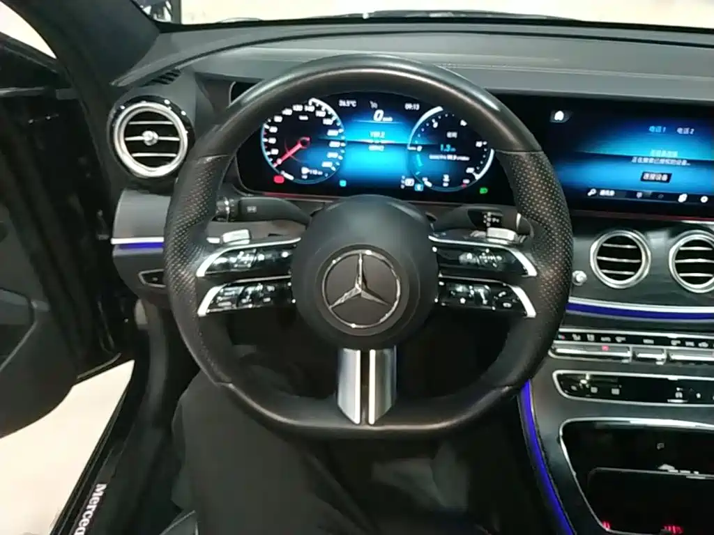 Mercedes-Benz E-Class 2022 — фото 11