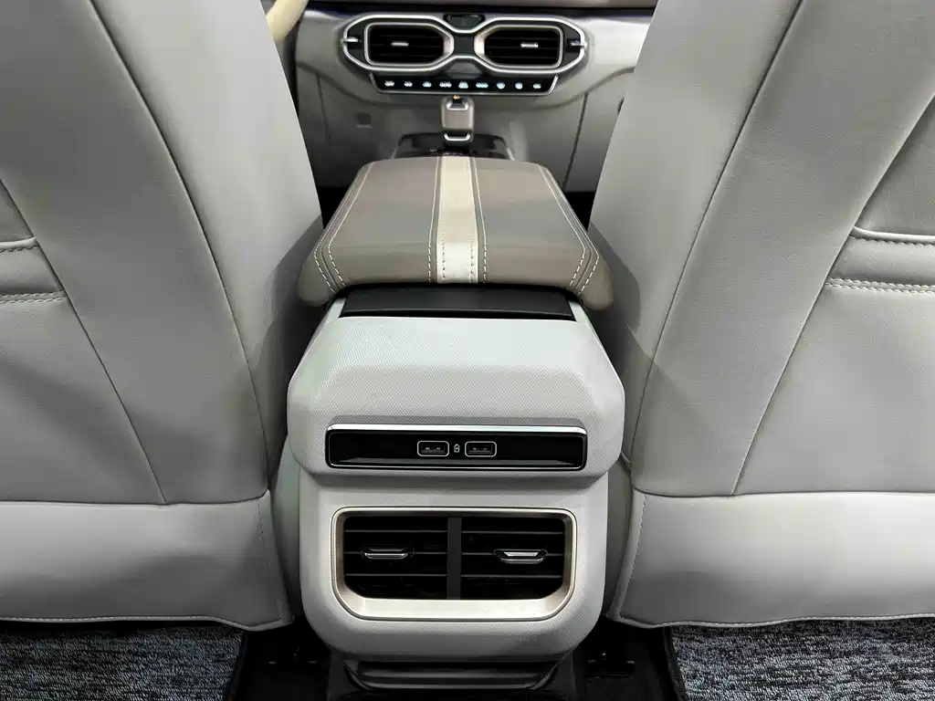 Geely Icon 2022 — фото 10