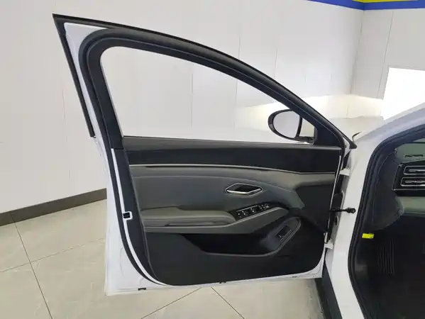 BYD Qin L 2024