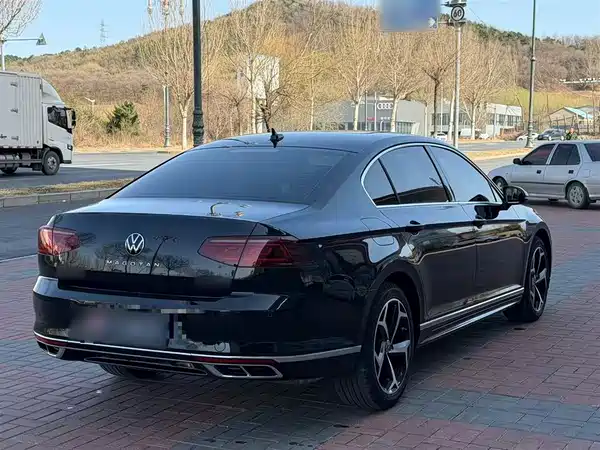 Volkswagen Magotan 2025