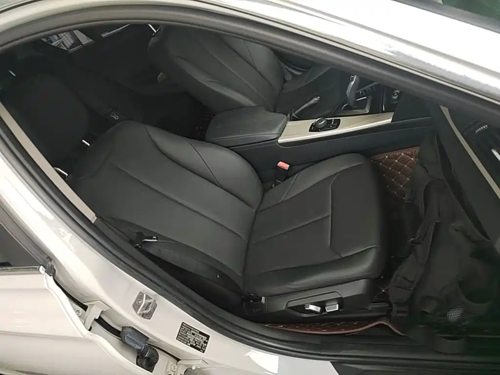 BMW 3 Series 2015 — фото 25