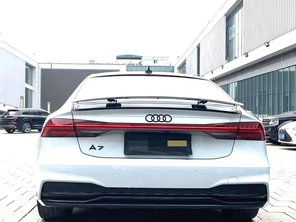 Audi A7 2021 — фото 9