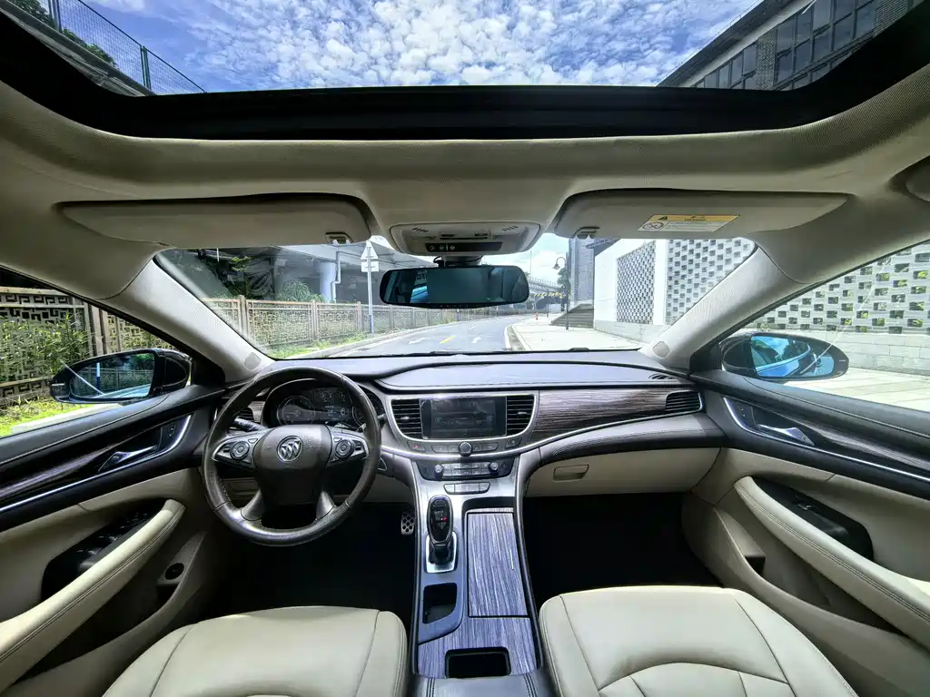 Buick LaCrosse 2017 — фото 27