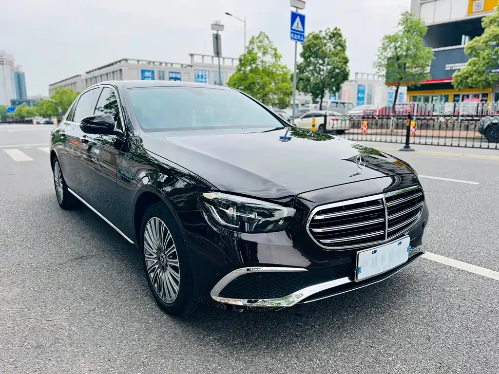 Mercedes-Benz E-Class 2022 — фото 3