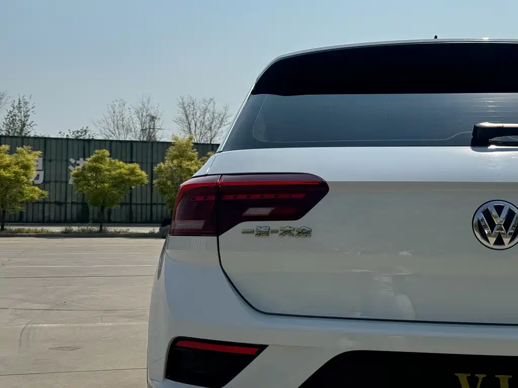 Volkswagen T-Roc 2019 — фото 18