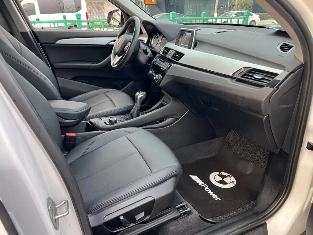 BMW X1 2019 — фото 12