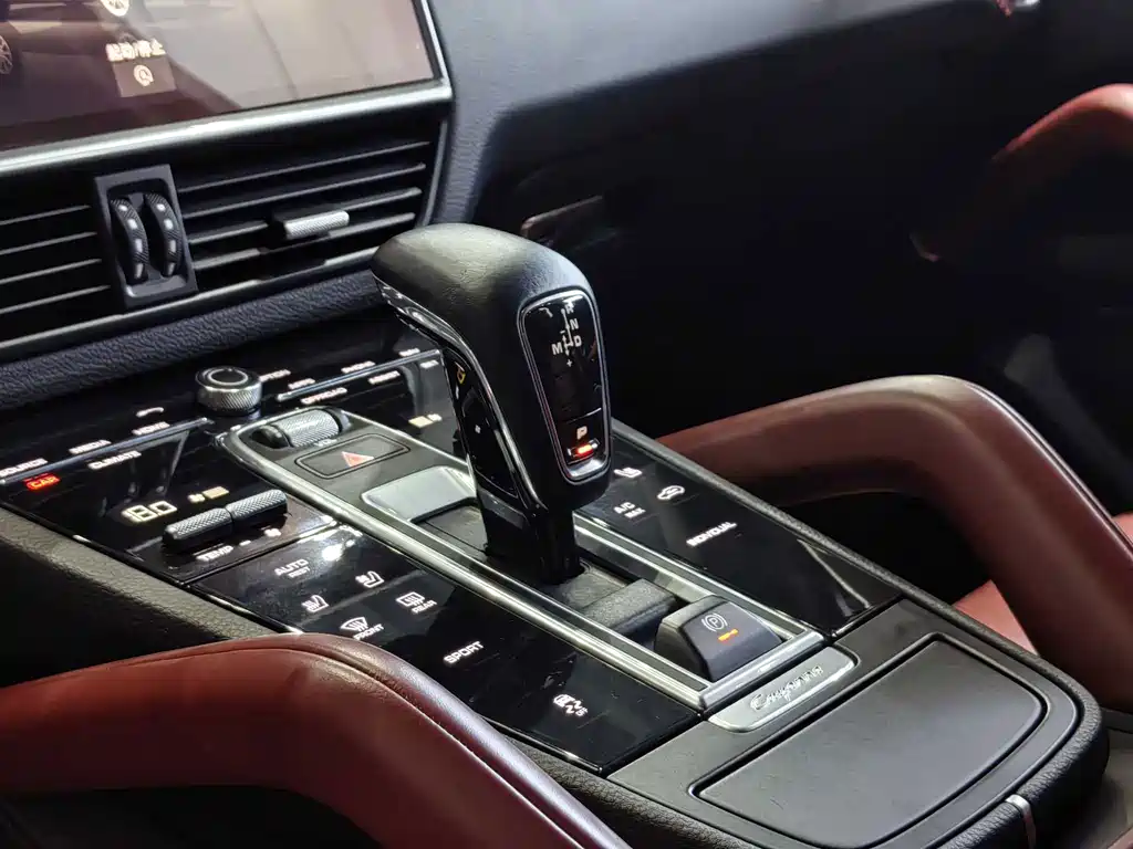 Porsche Cayenne 2023 — фото 14